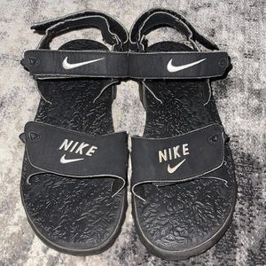 Vintage Nike ACG Black Triple Strapped Sandals Womens sz 10